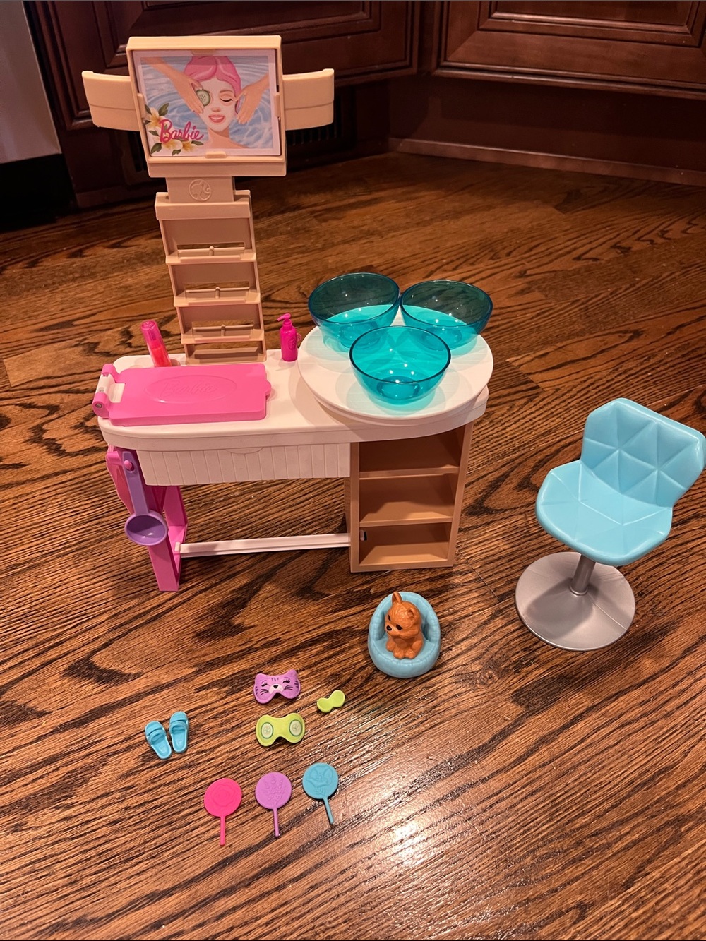 Playdoh Barbie Face Mask Salon Day Playset